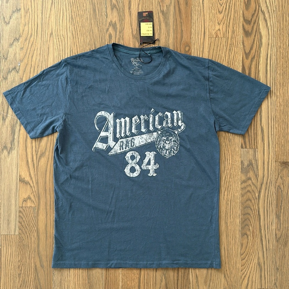 American Rag T-Shirt sz XL Men Graphic 84 Tee Crew Neck Short Sleeve Blue Casual